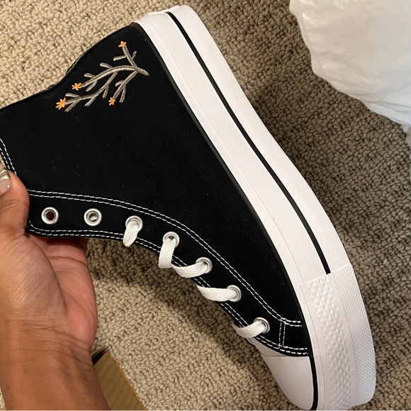 Converse Customs - Picture 5 of 9